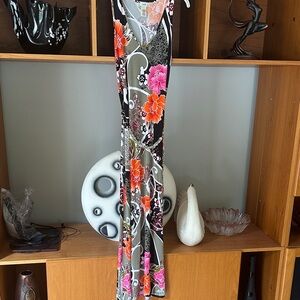 Vibrant Floral Patterned Cache Maxi Dress